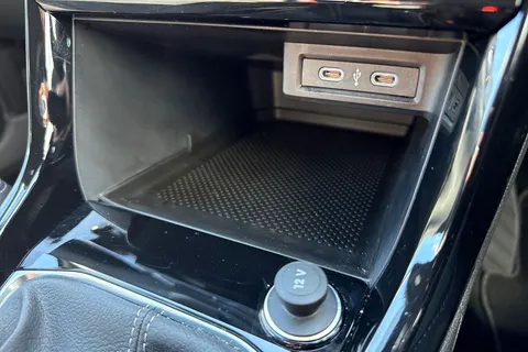 DE74UYW Volkswagen T-Cross 1.0 TSI 115 R-Line 5dr DSG Thumbnail #39