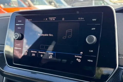 DE74UYW Volkswagen T-Cross 1.0 TSI 115 R-Line 5dr DSG Thumbnail #49