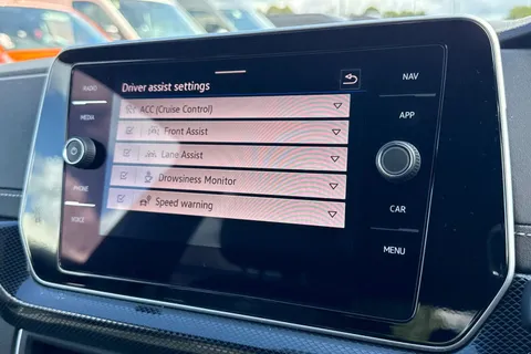 DE74UYW Volkswagen T-Cross 1.0 TSI 115 R-Line 5dr DSG Thumbnail #55