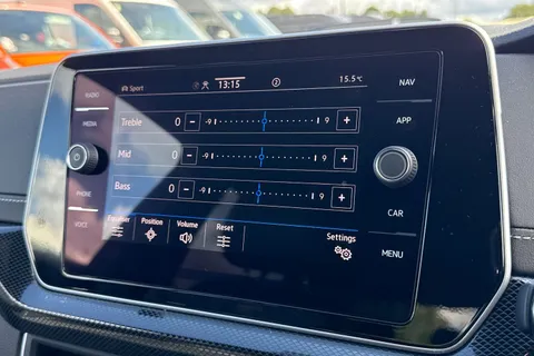 DE74UYW Volkswagen T-Cross 1.0 TSI 115 R-Line 5dr DSG Thumbnail #56