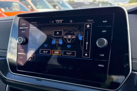 DE74UYW Volkswagen T-Cross 1.0 TSI 115 R-Line 5dr DSG Thumbnail #57