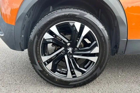 DG22OFB PEUGEOT 2008 1.2 PureTech Allure Premium Euro 6 (s/s) 5dr Thumbnail #11