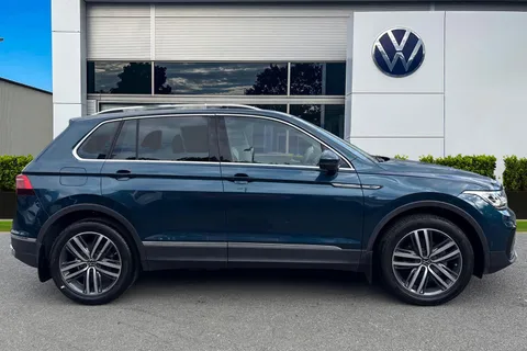 DC22HKX Volkswagen Tiguan 1.5 TSI (EVO) DSG Elegance | Adaptive Chassis Control Thumbnail #4