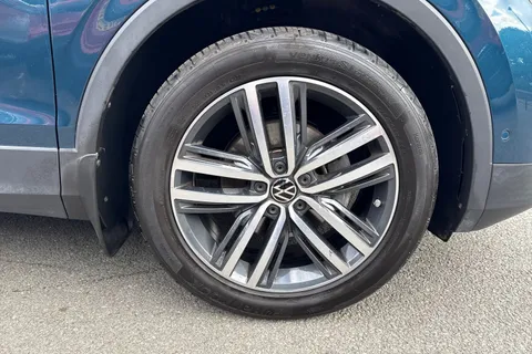 DC22HKX Volkswagen Tiguan 1.5 TSI (EVO) DSG Elegance | Adaptive Chassis Control Thumbnail #10