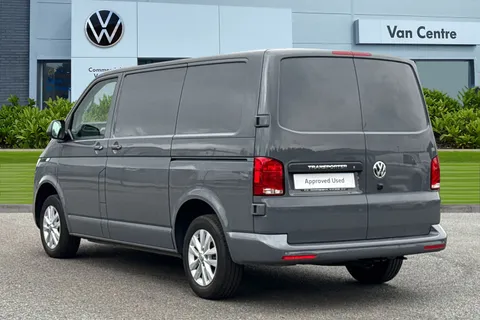 DE24ZKH Volkswagen Transporter 2.0 TDI 110 Highline Van Thumbnail #3