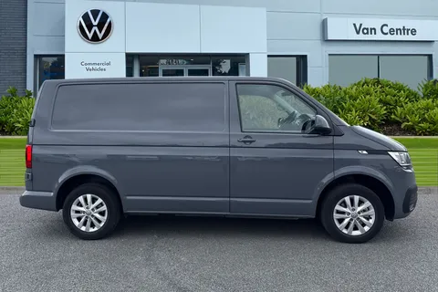 DE24ZKH Volkswagen Transporter 2.0 TDI 110 Highline Van Thumbnail #4