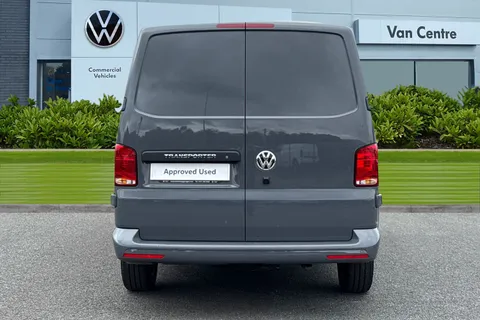 DE24ZKH Volkswagen Transporter 2.0 TDI 110 Highline Van Thumbnail #5