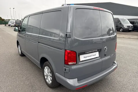 DE24ZKH Volkswagen Transporter 2.0 TDI 110 Highline Van Thumbnail #8