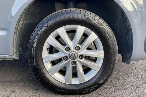 DE24ZKH Volkswagen Transporter 2.0 TDI 110 Highline Van Thumbnail #10