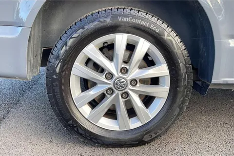 DE24ZKH Volkswagen Transporter 2.0 TDI 110 Highline Van Thumbnail #11