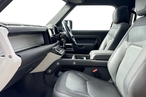 KJ73NHH Land Rover Defender 90 3.0 D250 X-Dynamic HSE 3dr Thumbnail #4