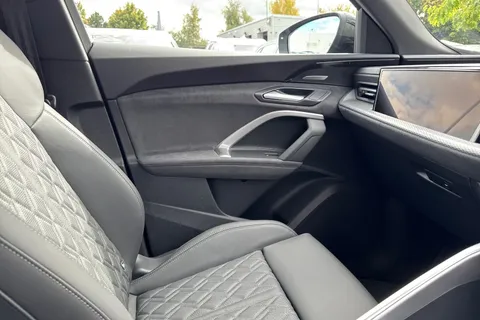  Audi SQ5 3.0 TFSI S Edition 1 Sportback S Tronic quattro Euro 6 (s/s) 5dr Thumbnail #20