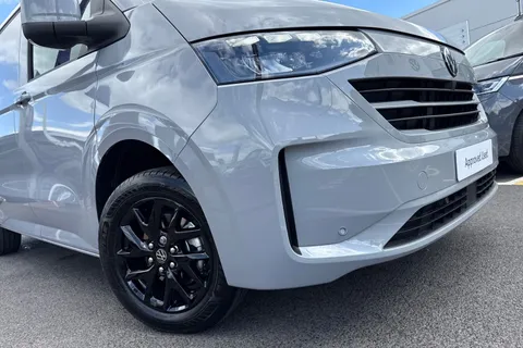 BC25XNH Volkswagen Transporter 2.0 TDI 170 Commerce Pro Van Auto-Tailgate Thumbnail #9