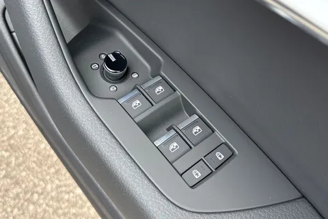  Audi A6 Avant 2.0 TFSI 40 Black Edition S Tronic Euro 6 (s/s) 5dr Thumbnail #28