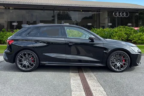 Audi RS 3 2.5 TFSI Carbon Black Sportback S Tronic quattro Euro 6 (s/s) 5dr Thumbnail #3