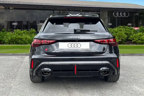 Audi RS 3 2.5 TFSI Carbon Black Sportback S Tronic quattro Euro 6 (s/s) 5dr Thumbnail #4