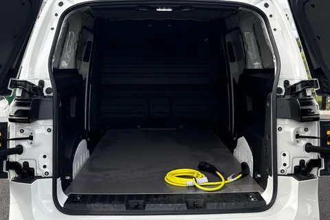 KY74RKV Volkswagen Id. Buzz Cargo 210kW Commerce 79kWh Auto Thumbnail #10