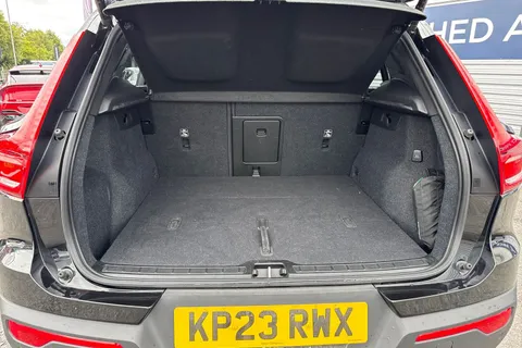 KP23RWX Volvo Xc40 2.0 B4 MHEV Plus DCT Auto AWD Euro 6 (s/s) 5dr Thumbnail #7