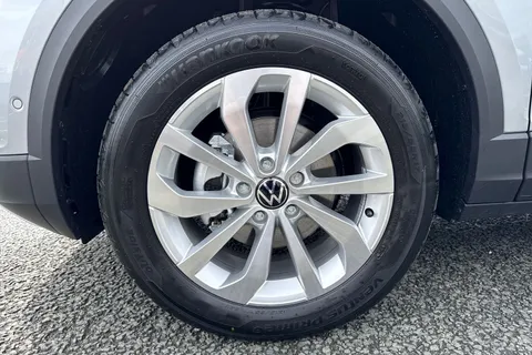 Volkswagen T-Roc 1.5 TSI Match DSG Euro 6 (s/s) 5dr Thumbnail #11