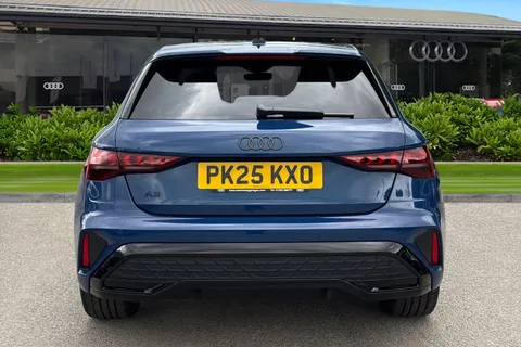 PK25KXO Audi A3 Black Edition 40 TFSI e  204 PS S tronic Thumbnail #5