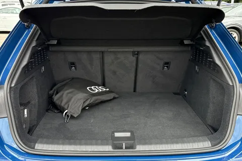 PK25KXO Audi A3 Black Edition 40 TFSI e  204 PS S tronic Thumbnail #7