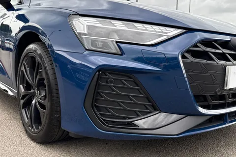 PK25KXO Audi A3 Black Edition 40 TFSI e  204 PS S tronic Thumbnail #9