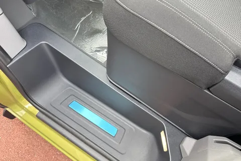 BA25LKM Volkswagen Transporter 2.0 TDI 150 Commerce Pro Van Automatic Thumbnail #44