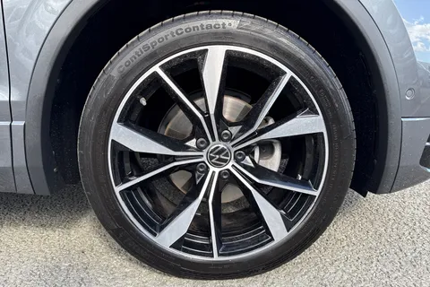 DK74ZPL Volkswagen Tiguan Allspace 2.0 TDI R-Line 5dr DSG⭐Vienna Leather, Panoramic Roof, Rear Camera⭐ Thumbnail #7