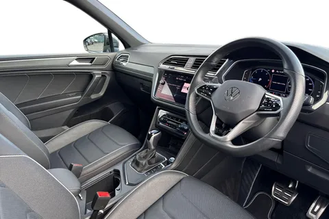 DK74ZPL Volkswagen Tiguan Allspace 2.0 TDI R-Line 5dr DSG⭐Vienna Leather, Panoramic Roof, Rear Camera⭐ Thumbnail #8
