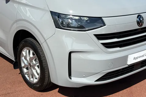 BA25KSJ Volkswagen Transporter 2.0 TDI 150 Commerce Pro Van Automatic Thumbnail #9