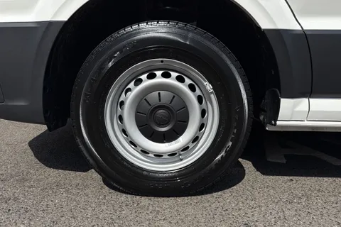 BC25VPZ Volkswagen Crafter 2.0 TDI 177PS Commerce Plus XLWB + Super High Roof Thumbnail #10