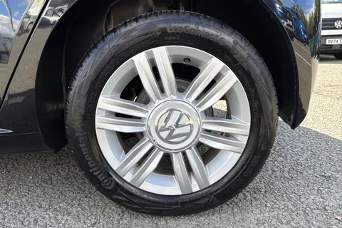 GD67NFA Volkswagen Up! 1.0 BlueMotion Tech High Up 5dr ASG ⭐1 Year VW Warranty⭐ Thumbnail #11