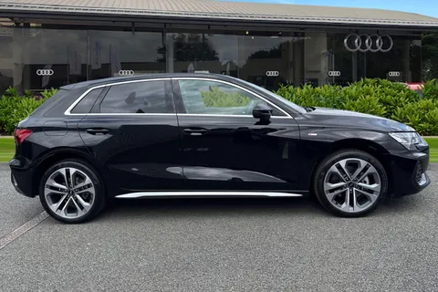 LM25AWX Audi A3 S line 40 TFSI e 204 PS S tronic Thumbnail #4