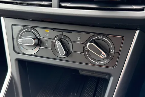  Volkswagen Taigo 1.0 TSI Life Euro 6 (s/s) 5dr Thumbnail #22