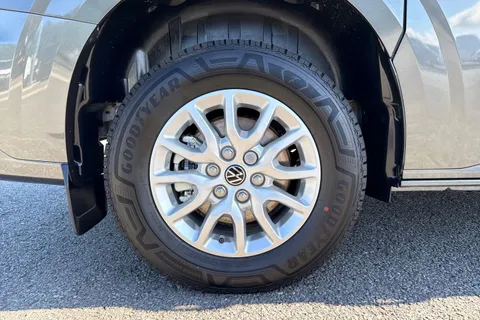 DG75CWC Volkswagen Transporter T32 Kombi Commerce Pro SWB 218 PS 65KWh Electric - Delivery Miles Thumbnail #11