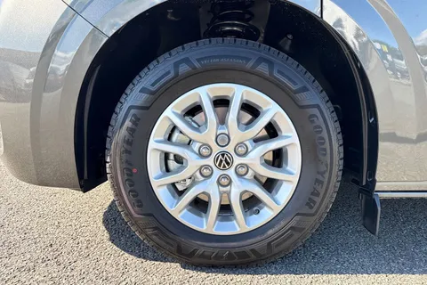 DG75CWC Volkswagen Transporter T32 Kombi Commerce Pro SWB 218 PS 65KWh Electric - Delivery Miles Thumbnail #13