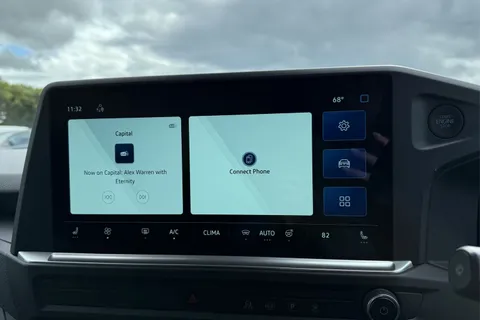 DG75CWC Volkswagen Transporter T32 Kombi Commerce Pro SWB 218 PS 65KWh Electric - Delivery Miles Thumbnail #17