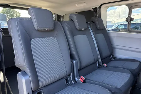 DG75CWC Volkswagen Transporter T32 Kombi Commerce Pro SWB 218 PS 65KWh Electric - Delivery Miles Thumbnail #19