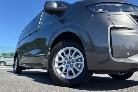 DG75CWC Volkswagen Transporter T32 Kombi Commerce Pro SWB 218 PS 65KWh Electric - Delivery Miles Thumbnail #30