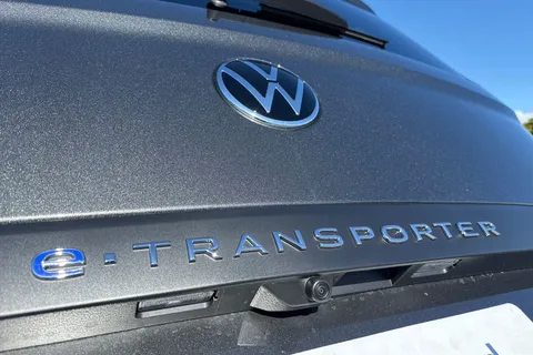 DG75CWC Volkswagen Transporter T32 Kombi Commerce Pro SWB 218 PS 65KWh Electric - Delivery Miles Thumbnail #32