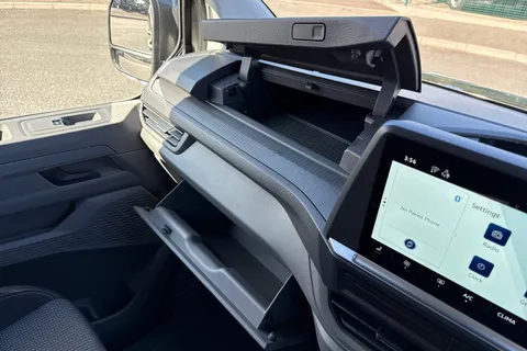 DG75CWC Volkswagen Transporter T32 Kombi Commerce Pro SWB 218 PS 65KWh Electric - Delivery Miles Thumbnail #40