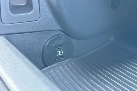 DG75CWC Volkswagen Transporter T32 Kombi Commerce Pro SWB 218 PS 65KWh Electric - Delivery Miles Thumbnail #41