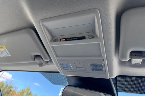 DG75CWC Volkswagen Transporter T32 Kombi Commerce Pro SWB 218 PS 65KWh Electric - Delivery Miles Thumbnail #43