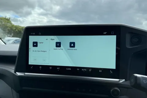 DG75CWC Volkswagen Transporter T32 Kombi Commerce Pro SWB 218 PS 65KWh Electric - Delivery Miles Thumbnail #52