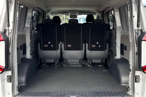 BV75OFL Volkswagen E-Transporter SWB 218PS  65kWh Electric 5 Seats Thumbnail #7