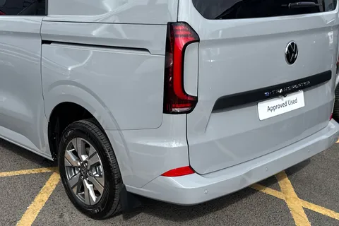 BV75OFL Volkswagen E-Transporter SWB 218PS  65kWh Electric 5 Seats Thumbnail #8