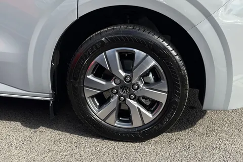 BV75OFL Volkswagen E-Transporter SWB 218PS  65kWh Electric 5 Seats Thumbnail #12