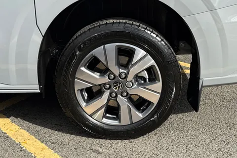 BV75OFL Volkswagen E-Transporter SWB 218PS  65kWh Electric 5 Seats Thumbnail #13