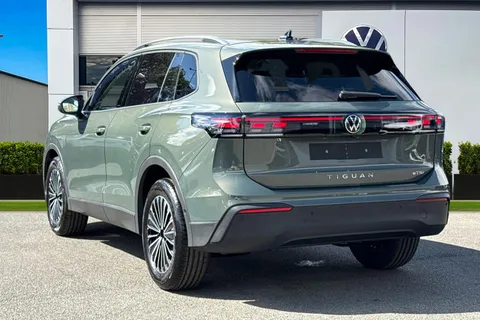  Volkswagen Tiguan 1.5 eTSI MHEV Match DSG Euro 6 (s/s) 5dr Thumbnail #3