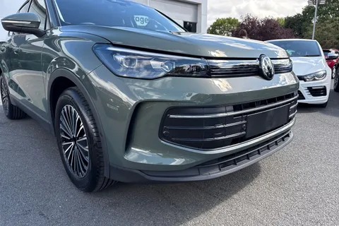  Volkswagen Tiguan 1.5 eTSI MHEV Match DSG Euro 6 (s/s) 5dr Thumbnail #9